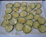 Foto del paso 4 de la receta: Coca de verduras y huevos de codorniz