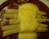 Foto del paso 4 de la receta: Esparragos frescos con alioli y queso