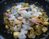 Foto del paso 2 de la receta: Espaguetis con crema de marisco