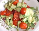 Foto del paso 3 de la receta: Ensalada de tomates en rama