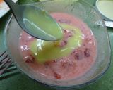 Foto del paso 3 de la receta: Crema de fresa y chocolate blanco para cubrir pasteles o rellenarlos