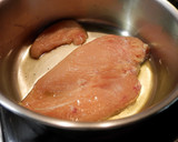 Foto del paso 2 de la receta: Pechugas de pollo con salsa de gorgonzola