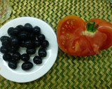 Foto del paso 1 de la receta: Salsa o crema de tomate natural con aceitunas negras