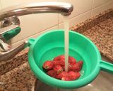 Foto del paso 1 de la receta: Batido de fresas con nata