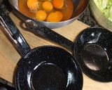 Foto del paso 2 de la receta: Sartenada de morcilla y nueces