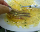 Foto del paso 3 de la receta: Anchoas frescas rebozadas con pimientos
