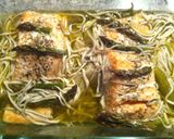 Foto del paso 7 de la receta: Salmón asado con espárragos verdes