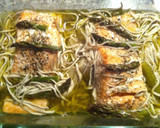 Foto del paso 7 de la receta: Salmón asado con espárragos verdes