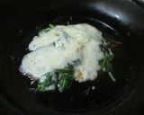Foto del paso 2 de la receta: Espinaca salteada con queso mozzarella