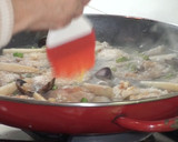 Foto del paso 10 de la receta: Merluza Goierri (merluza con almejas)