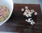 Foto del paso 4 de la receta: Huevos rellenos de surimi y gambas