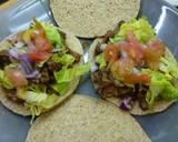 Foto del paso 3 de la receta: Bocadillo de rabo de ternera con guarnicion y salsa de yogur