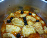 Foto del paso 5 de la receta: Rape con tomillo y aceitunas