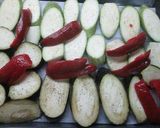 Foto del paso 3 de la receta: Berenjenas y calabacines a la napolitana con queso y pimiento