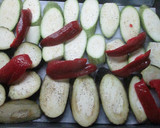 Foto del paso 3 de la receta: Berenjenas y calabacines a la napolitana con queso y pimiento