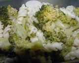 Foto del paso 5 de la receta: Ensalada tibia de brócoli y fideos
