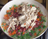 Foto del paso 2 de la receta: Pastel de hojaldre de pollo y verduras