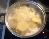 Foto del paso 1 de la receta: Croquetas de papas, cangrejo y atún