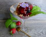 Foto del paso 6 de la receta: Copa de gelatina de vino dulce con frutas del bosque