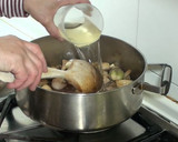Foto del paso 4 de la receta: Pollos picantones con champiñones