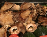 Foto del paso 2 de la receta: Espárragos y setas a la plancha