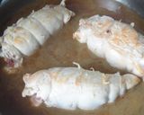 Foto del paso 9 de la receta: Pechuga de pollo rellena de jamón, queso y tortilla en salsa de vino y cebolla