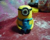 Foto del paso 16 de la receta: Minions pintor y Minions para cumpleaños