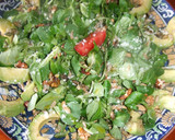 Foto del paso 5 de la receta: Ensalada de canónigos con aguacate y nueces