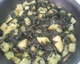 Foto del paso 4 de la receta: Patatas con acelgas y ajos tiernos