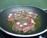Foto del paso 2 de la receta: Solomillo a la plancha con tomate y espárragos