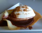 Foto del paso 15 de la receta: Helado de leche merengada con salsa de chocolate