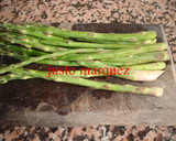 Foto del paso 1 de la receta: Espárragos trigueros con cebolla