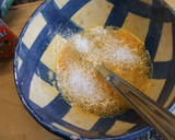 Foto del paso 3 de la receta: Tortilla francesa con verduras y queso parmesano