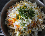 Foto del paso 4 de la receta: Ensalada de pasta y pollo con aliño de yogur