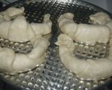 Foto del paso 9 de la receta: Medialunas de puré de papas