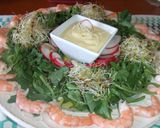 Foto del paso 7 de la receta: Ensalada de langostinos con salsa mayonesa de lima