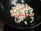 Paella de marisco y carne