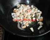 Foto del paso 1 de la receta: Paella de marisco y carne