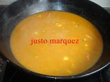 Paella de marisco y carne