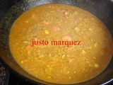 Paella de marisco y carne
