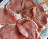 Foto del paso 1 de la receta: Filetes de solomillo de cerdo con salsa de cebolla al vino