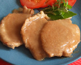 Foto del paso 8 de la receta: Filetes de solomillo de cerdo con salsa de cebolla al vino