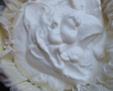 Foto del paso 1 de la receta: Helado fácil de yogur griego y canela