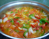 Foto del paso 3 de la receta: Tapa en cazuelita de langostino con sofrito