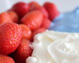 Foto del paso 5 de la receta: Fresas con nata para el Mundial