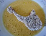 Foto del paso 3 de la receta: Chuletitas de cordero empanadas al queso