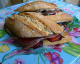 Foto del paso 3 de la receta: Bocatita de chapata con pimientos y anchoas