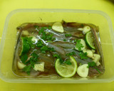 Foto del paso 2 de la receta: Tartar de anchoas con pepinillo y pimiento rojo