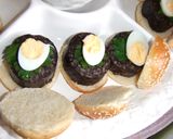 Foto del paso 7 de la receta: Bocaditos de morcilla y huevo de codorniz