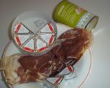Foto del paso 1 de la receta: Crema de patatas con espárragos, jamón york y serrano
